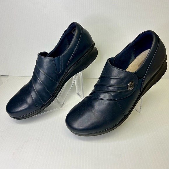 💙”Clark’s” Women’s Navy Leather Comfort Shoes💙 - Picture 3 of 16